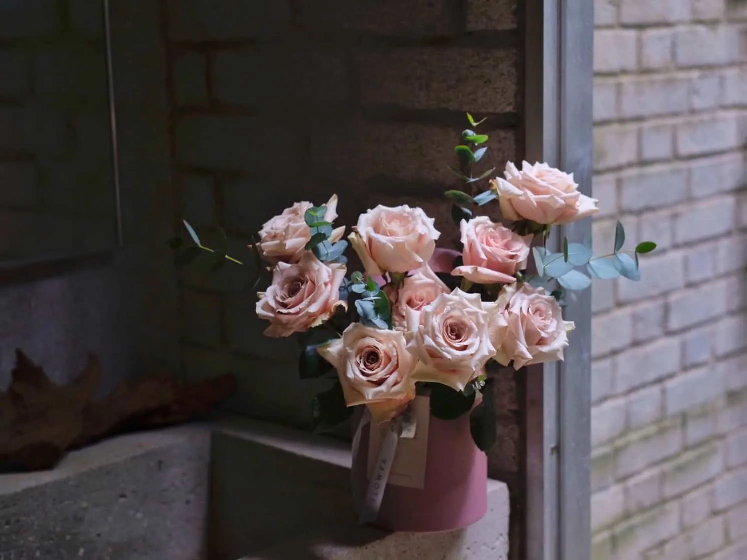 Quicksand Roses Hat Box