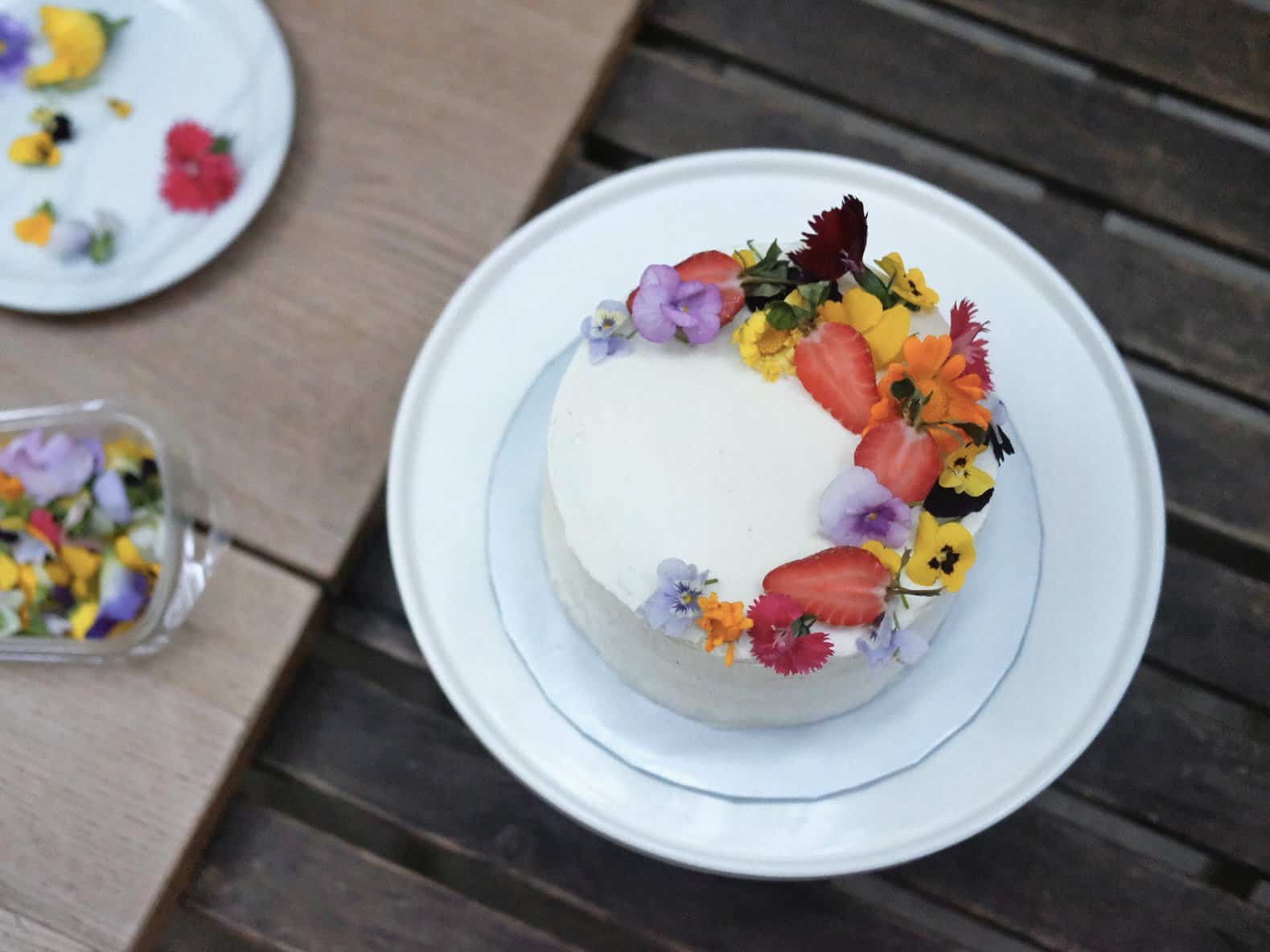 6″ Edible Flower Cake Dear J Flower By Jane (Florist)